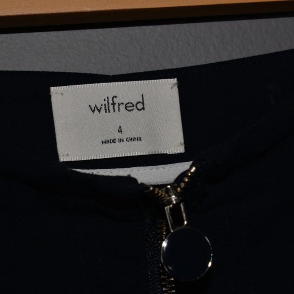 SOLD - Aritzia Wilfred Nolay Wide Leg Flare Cropped Navy Pants Sz 4 - Picture 4 of 6